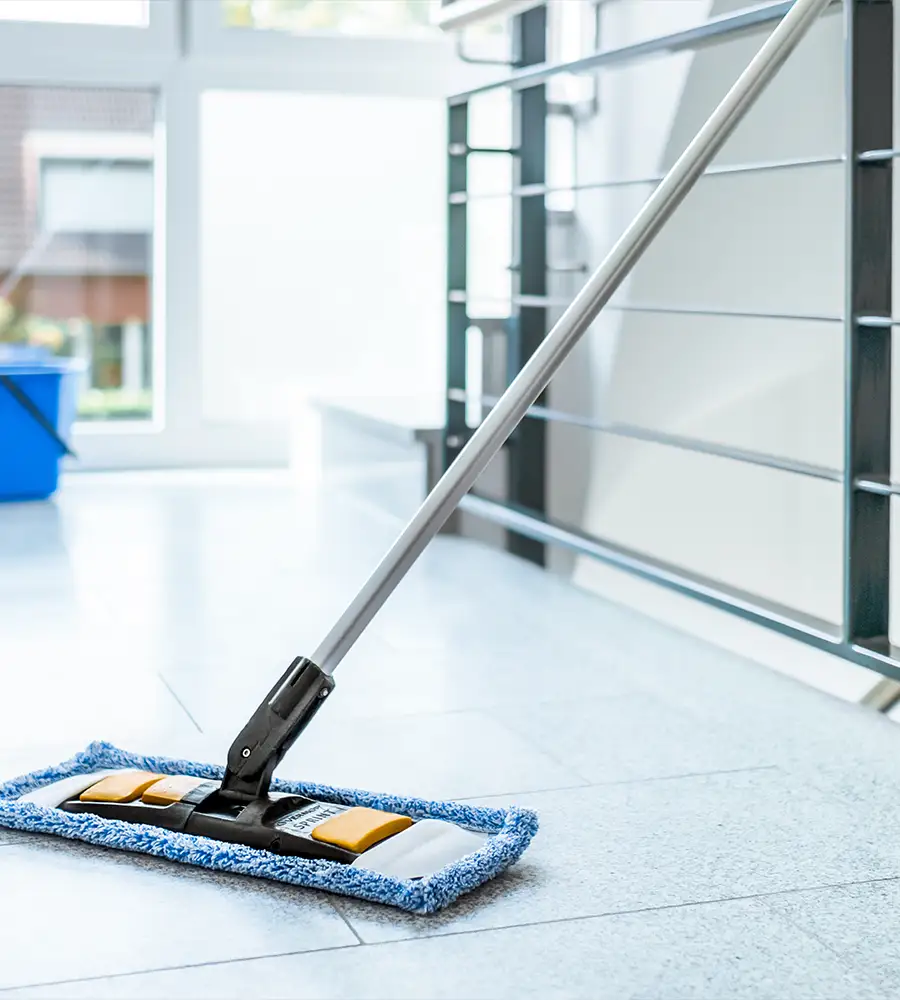 Wischmop im Stiegenhaus